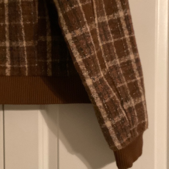 Women's Brown Plaid Utility Jacket - Picture 4 of 6